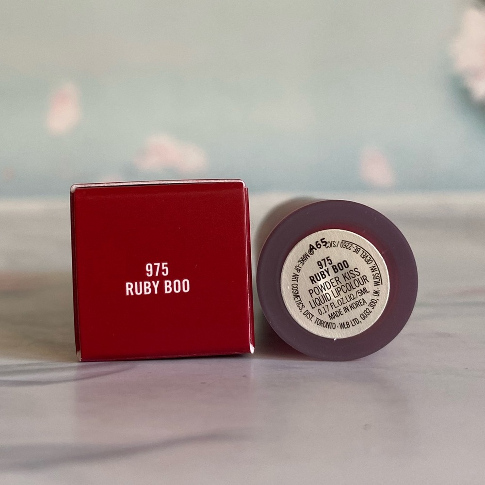 975 RUBY BOO ~ MAC Powder Kiss Liquid Lipstick Lipcolor, .17 OZ/ 5ml NIB - Picture 2 of 5